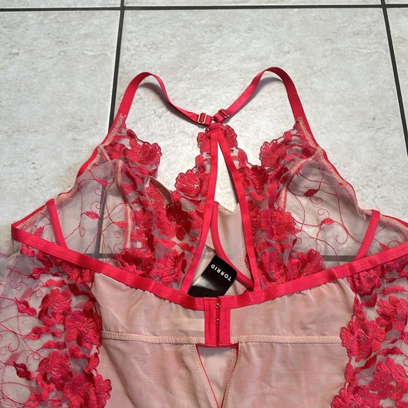 NWT Torrid Raspberry Pink Embroidered Mesh Underwire Lingerie Size 5X‎ - Picture 6 of 7